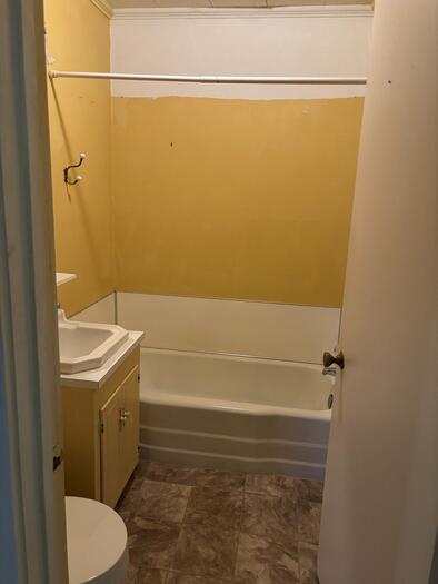 BATHROOM Listing photo 23